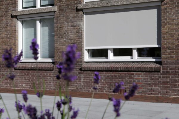 Siersema Stoffeerders - Het Missiehuis - Buiten zonwering